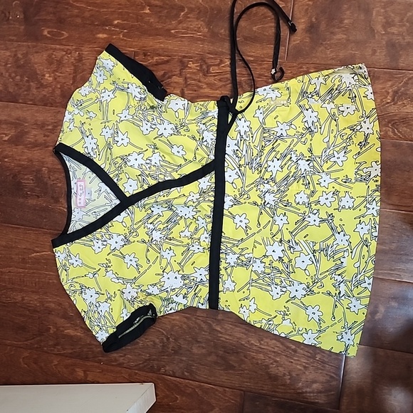 Koi mock wrap scrub top - Picture 2 of 6